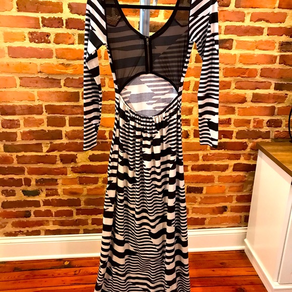 Maxi Dress - Unique - Picture 3 of 5